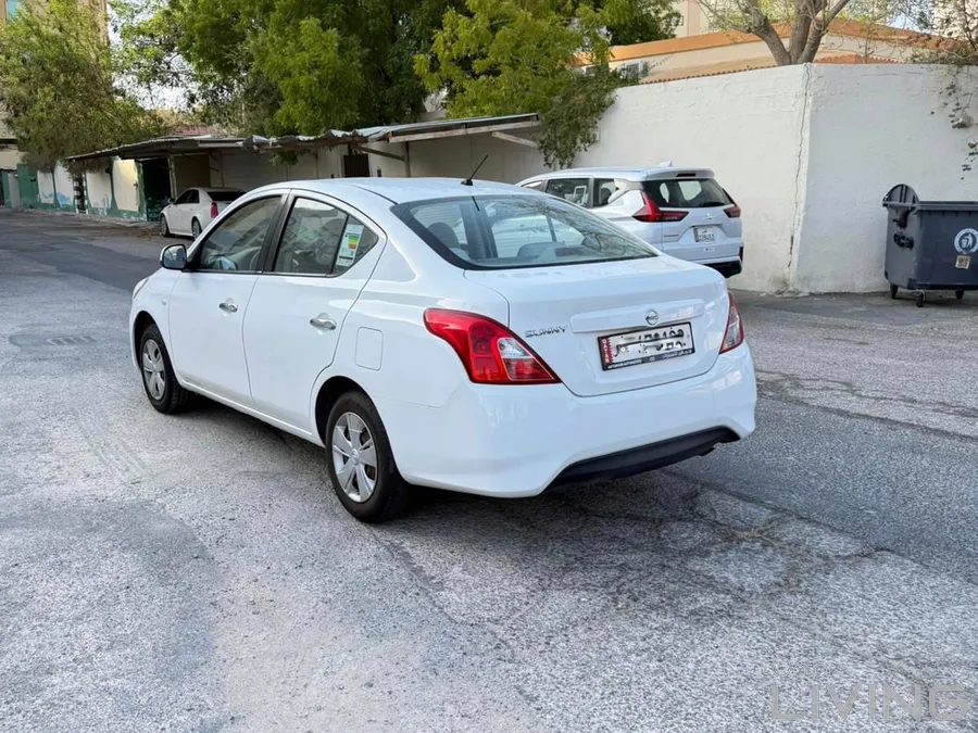 NISSAN SUNNY 2019